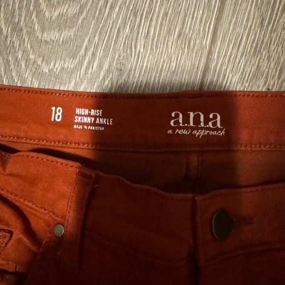 a.n.a High-Rise Skinny Ankle Pants in Rust - Picture 2 of 4